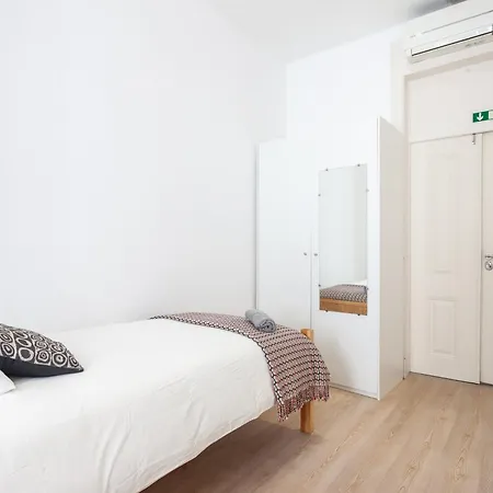 Avenida Liberdade Гостьовий будинок Лісабон